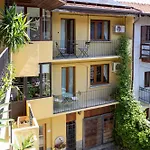 Il Cortile Di Mamma Mia * Pisano